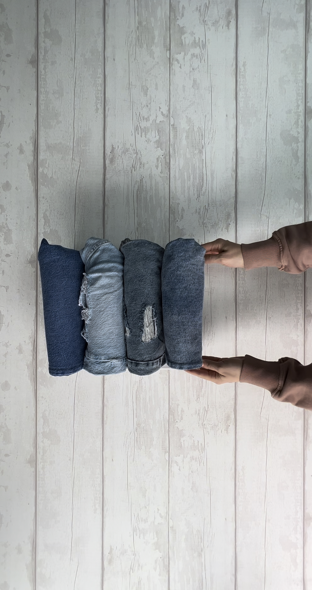 how to fold jeans